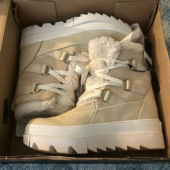 NEW IN BOX JOAN OF ARTIC NEXT BOOT WP SIZE 10.5 NWT - Picture 2 of 6